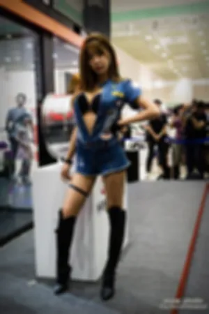 韩国人气车模展场制服写真图片