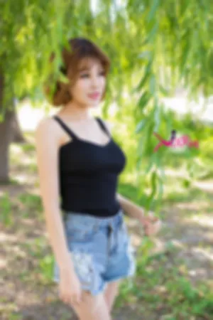 [Ugirls]尤果网 第100期 娇羞可爱小美女户外