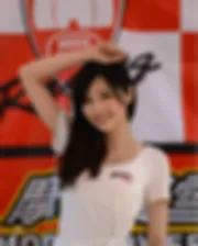 超短热裤骑重机 霸气秀长腿