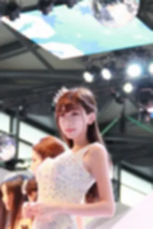 游族网络青春美女酷似林志铃