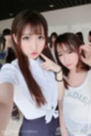 电眼美女唯美艺术自拍图片