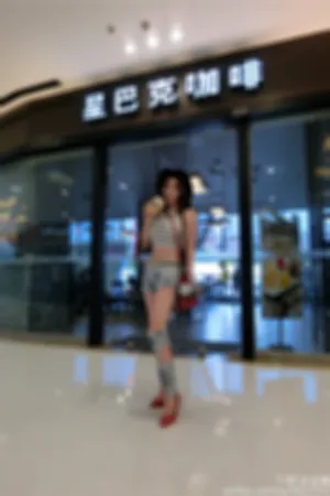 性感美女微博工作自拍图集