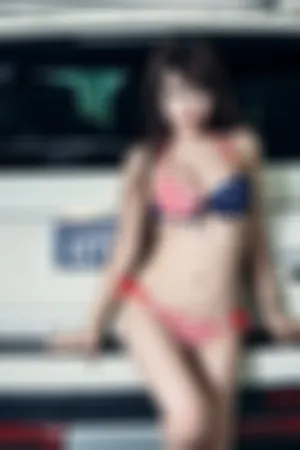 性感魅惑车模写真美女壁纸