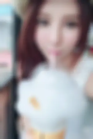 气质迷人电眼女神