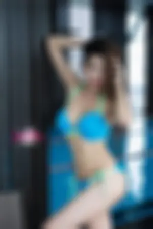 [Ugirls]尤果网性感火辣比基尼秀香肩玉臂美腿