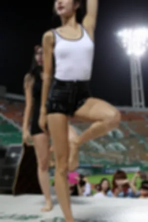 韩国第一美女啦啦队 撞脸刘亦菲长腿吸睛