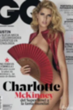 嫩模夏洛特登GQ杂志封面 全裸演绎中国红