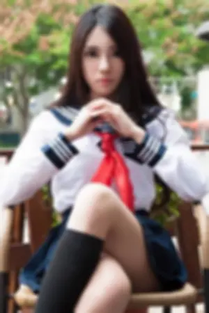 神似混血儿五官立体的外拍美女