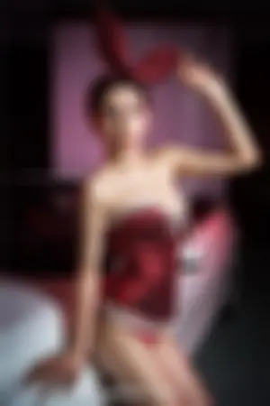 极品车模兔女郎俏皮写真