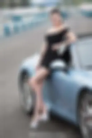 美腿车模诱惑写真