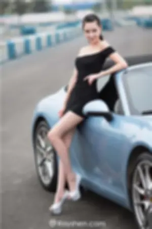 美腿车模诱惑写真
