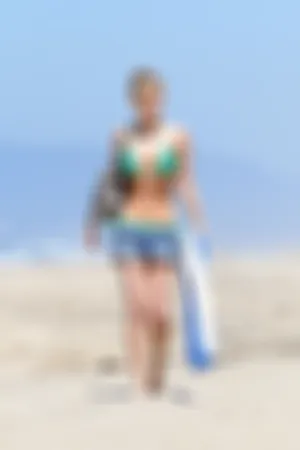 沙滩性感 bikini低胸比基尼爆乳泳装照