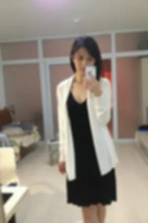 早期纱裙自拍照