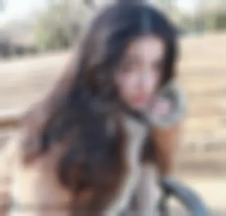 12岁日法混血小模特私照 甜美可人高颜值