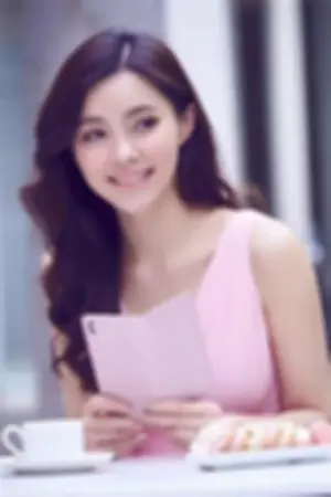 YUAN 美腿车模气质出众长腿吸睛