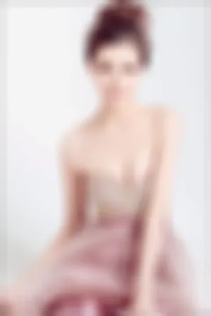 纯美写真尽显时尚玉女气质