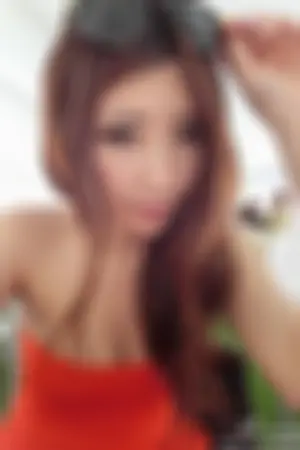 甜美又抚媚的电眼正妹