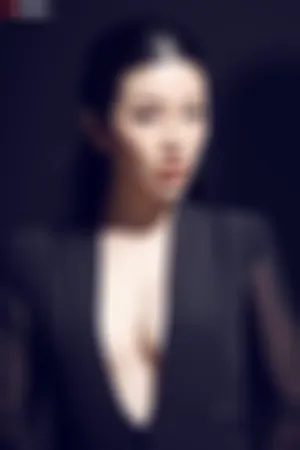 微露酥胸 性感写真