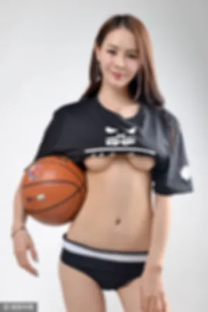 胸模冠军性感爆乳篮球写真