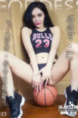 [TouTiao]头条女神洛洛可 2016-08-18 篮球宝贝性感致敬乔丹