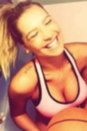 爱穿丁字裤打球的超模 性感生活照