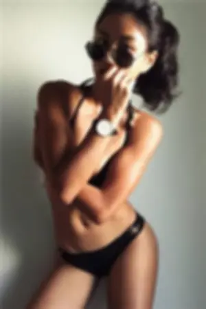 极品小麦色美女Naomi