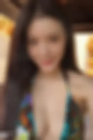 疑似林丹出轨超模 泰国清迈旅游性感泳装自拍照