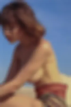 电眼酥胸迷倒世界网友