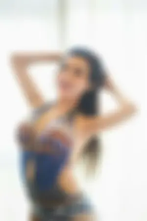 Vivian 性感家居私房写真