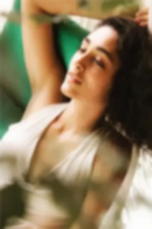 伊朗气质美人妩媚私房照