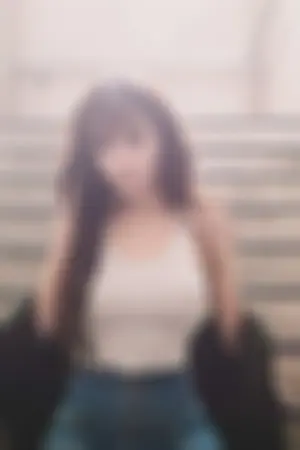 充满忧伤感的妹子私房照