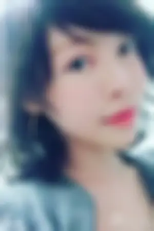 罹患卵巢癌化疗掉发后 INS晒假发造型