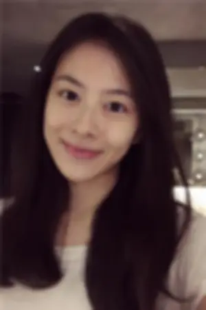 Shiny 20岁气质美少女私房照