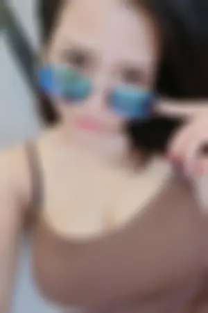 Gina 好不科学的逆天身材