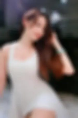 Joyce Low 可爱de性感小女人