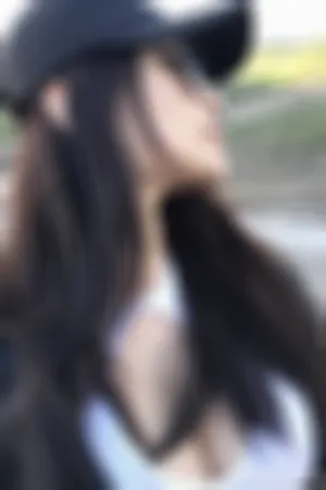 最新微博超低胸34E杯性感写真