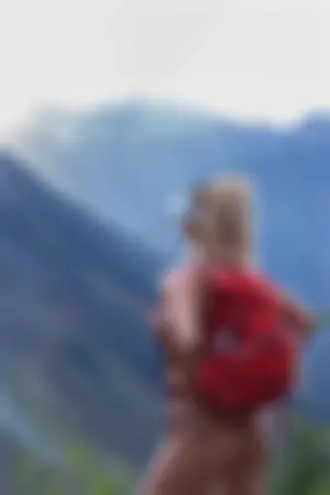 Sara Underwood 户外山间半裸性感写真