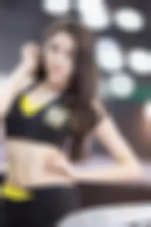 闵侑琳 南韩车模高雅气质写真