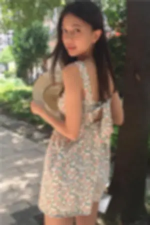 中德混血美女 甜美脸庞激似女神Angelababy