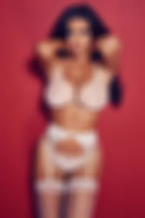 90后乳神豪乳性感写真 曾让布泽尔心驰神往