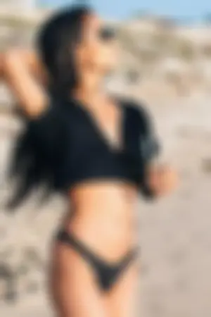 三国混血美女Rafiah 古铜皮肤性感身材