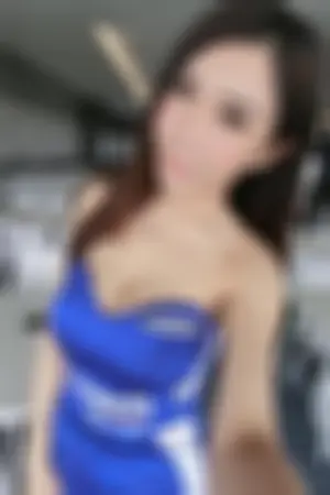 34F火辣正妹 赛车场上她就是焦点