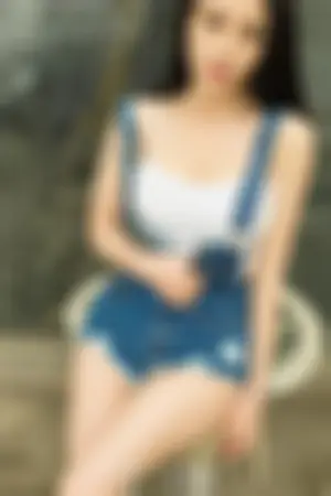 [Ugirls]尤果网爱尤物 2017刊 No.737 性感背带裤 牛仔裤的性感新高度