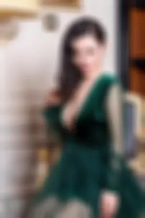 [TouTiao]头条女神 2017.05.29 小美绿衣LOGo 绿纱媚娘小美 知性蕾丝美腿