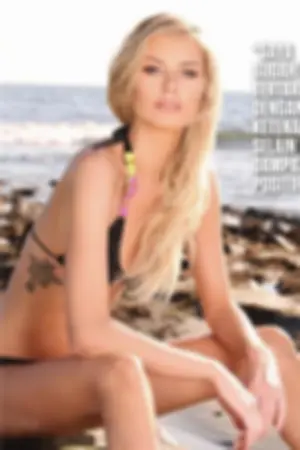 辣妹Katy Johnson是个心也美的动保妹子