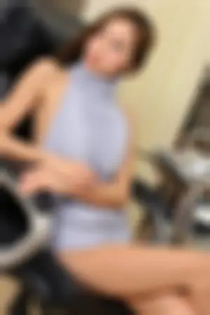 御姐美女 小麦色皮肤秀身材