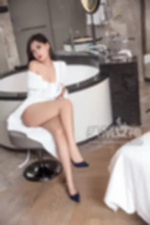 [TouTiao]头条女神 2017.06.22 性感浴袍 金圣雪