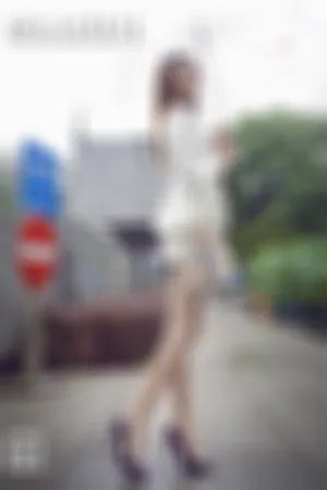 [LIGUI]丽柜 2017.08.08 下雨天街拍OL
