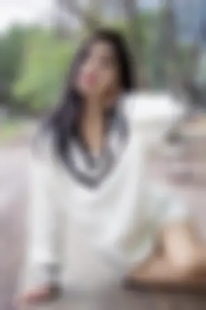 张安琪 成熟女人写真之酥肩半露