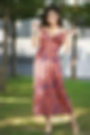 赵芸 成熟女人写真之桔花吊带